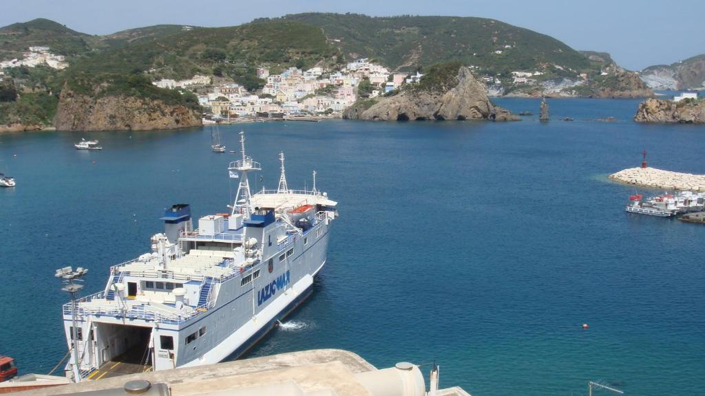 Hotel Del Capitano Ponza Exterior photo